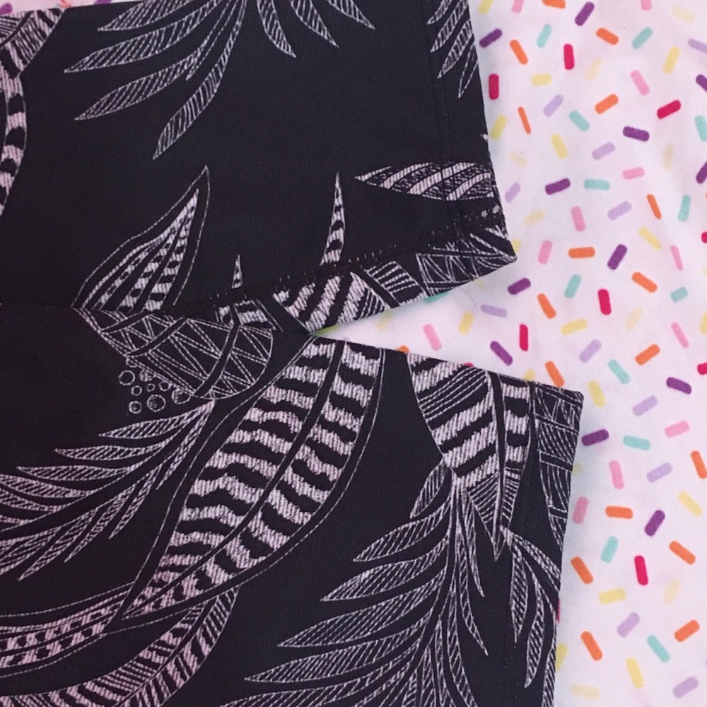 Women’s NEW Workout Leggings - Picture 4 of 9